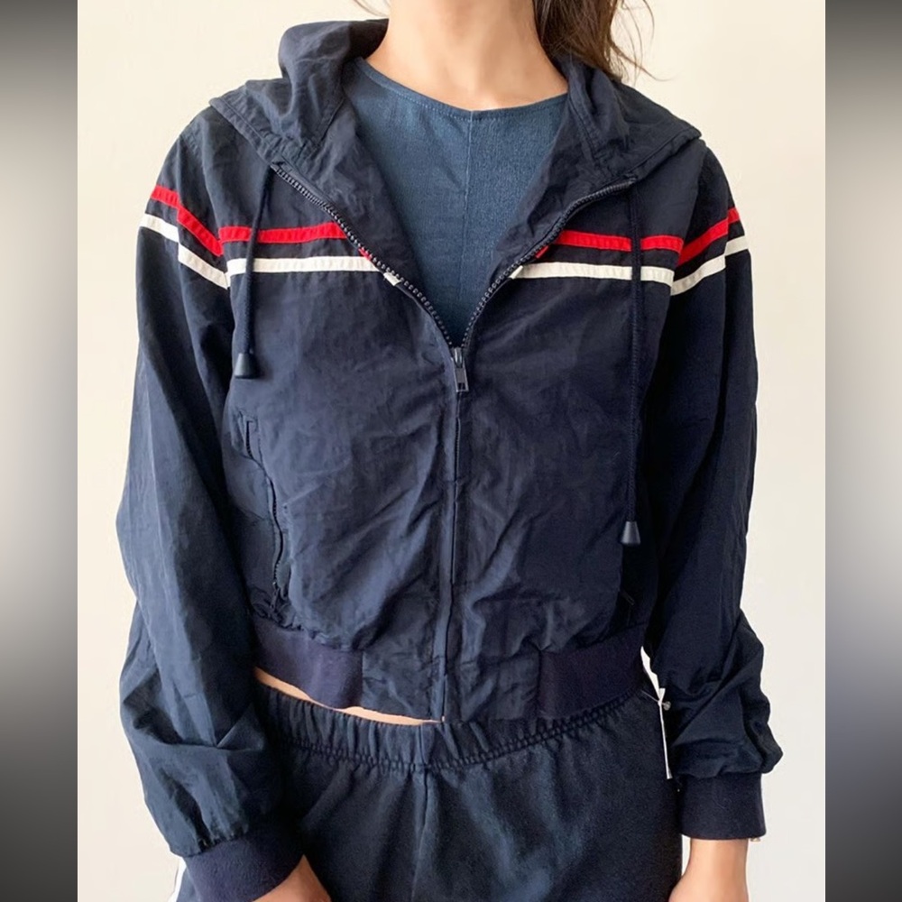 Brandy Melville Windbreaker red‎ white block stripe navy interior Cropped OS